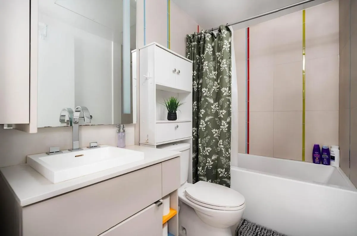 1Bd Next To Queen St - Most Ideal Location Toronto Apartment