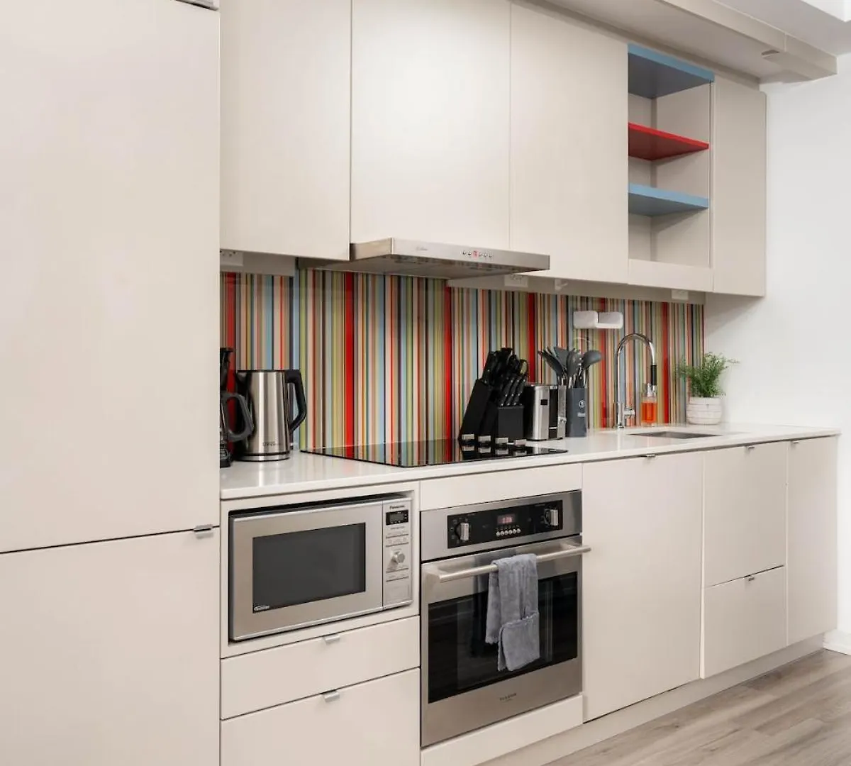 Apartment 1Bd Next To Queen St - Most Ideal Location Toronto